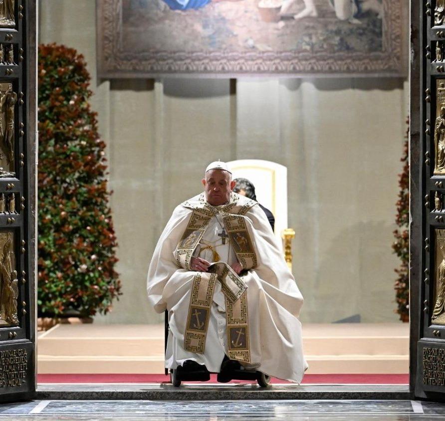 두 교황 품은 가톨릭 희년, 3350만명 바티칸 방문