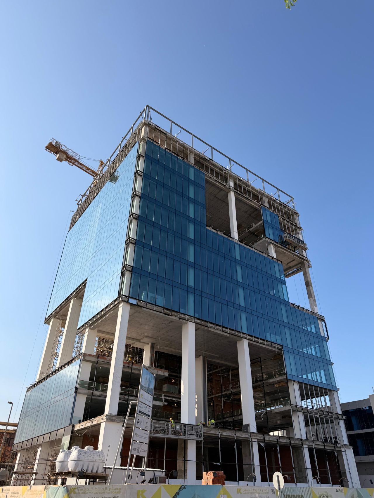 LG전자가 최근 냉난방공조(HVAC) 솔루션을 공급한 사우디아라비아 제다의 대형 복합 상업용 건물 ‘알 카야트 플라자 타워’ 공사 현장. LG전자 제공