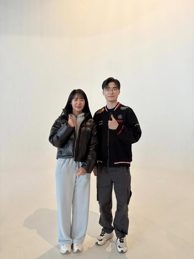 (왼쪽부터) 황유미, 이상혁(페이커). 황유민 인스타그램