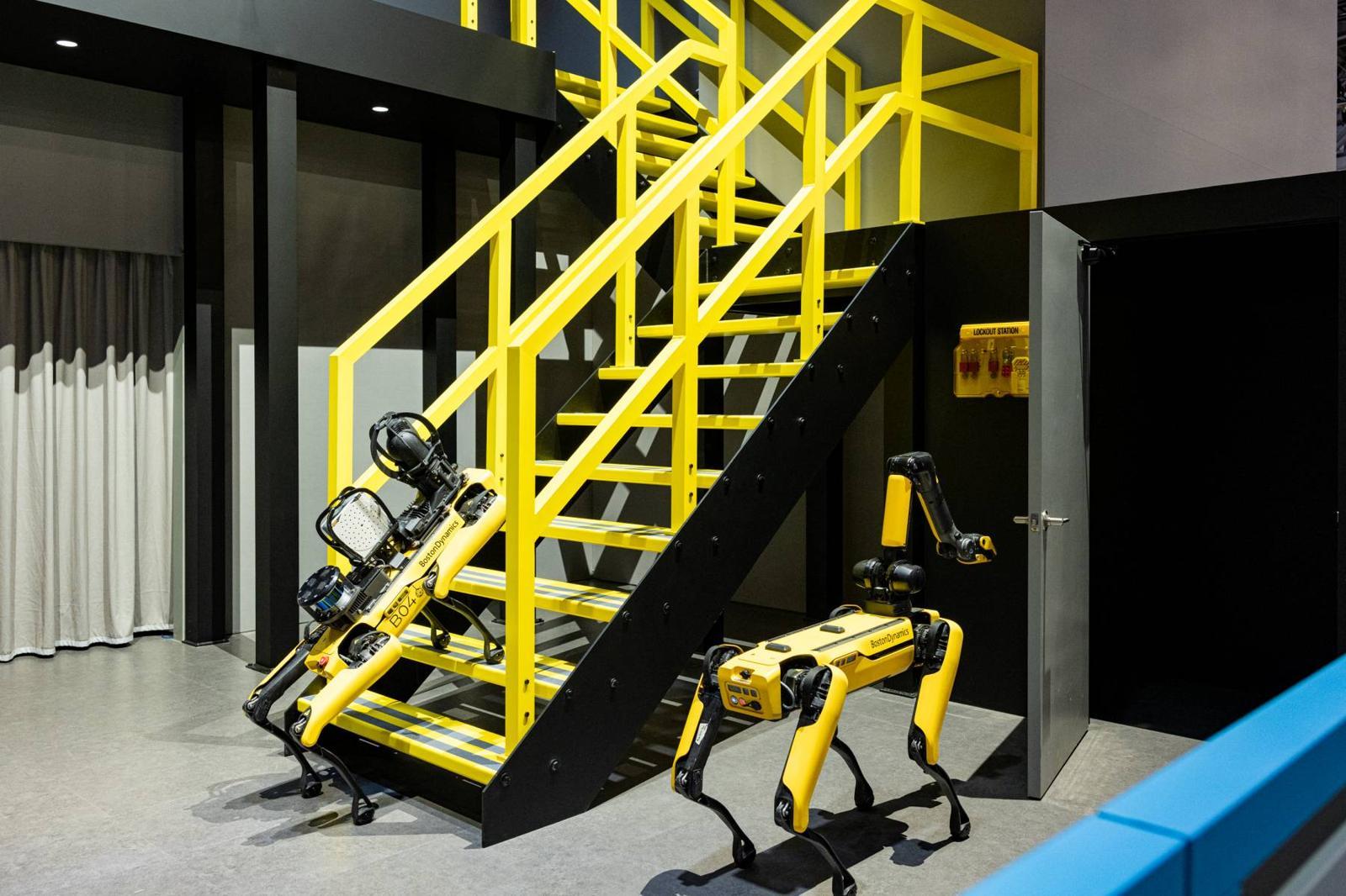 오르빗 AI를 연계한 사족보행 로봇 스팟의 모습 / 출처=현대차그룹