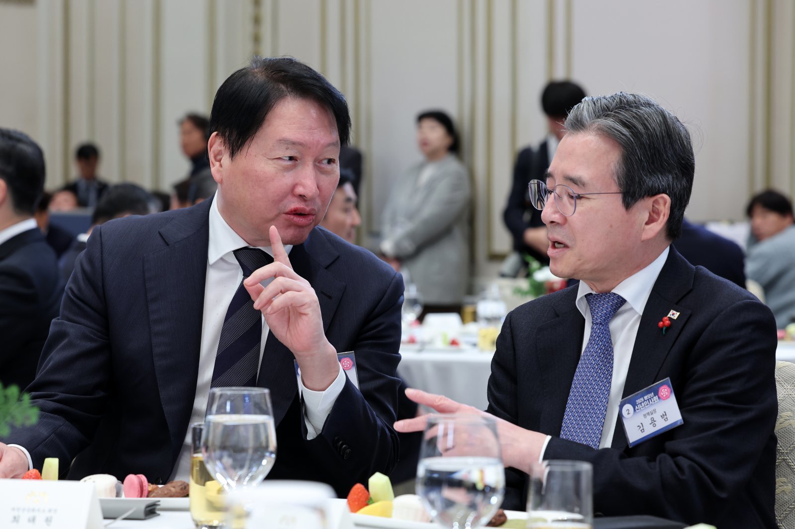 청와대, 10대 그룹 사장단 간담회···청년 고용·지방 투자 확대 논의