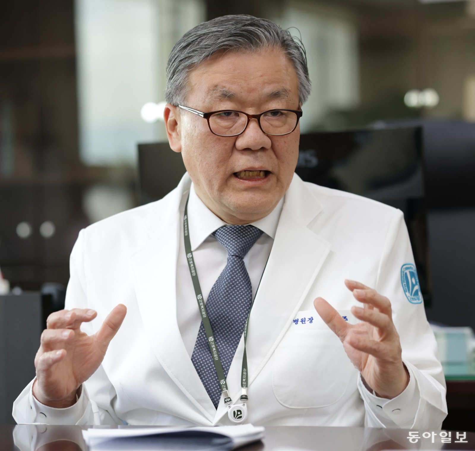 7일 조준 근로복지공단 인천병원장은 동아일보 인터뷰에서 “환자의 치료와 재활을 책임지겠다”고 했다.
인천=박형기 기자 oneshot@donga.com