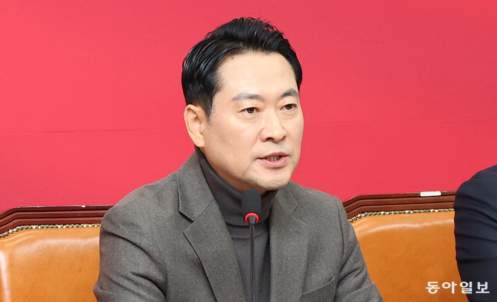 장동혁 국민의힘 대표가 8일 오전 서울 여의도 국회에서 열린 최고위원회의에서 발언을 하고 있다. 2026.01.08      이훈구 기자 ufo@donga.com