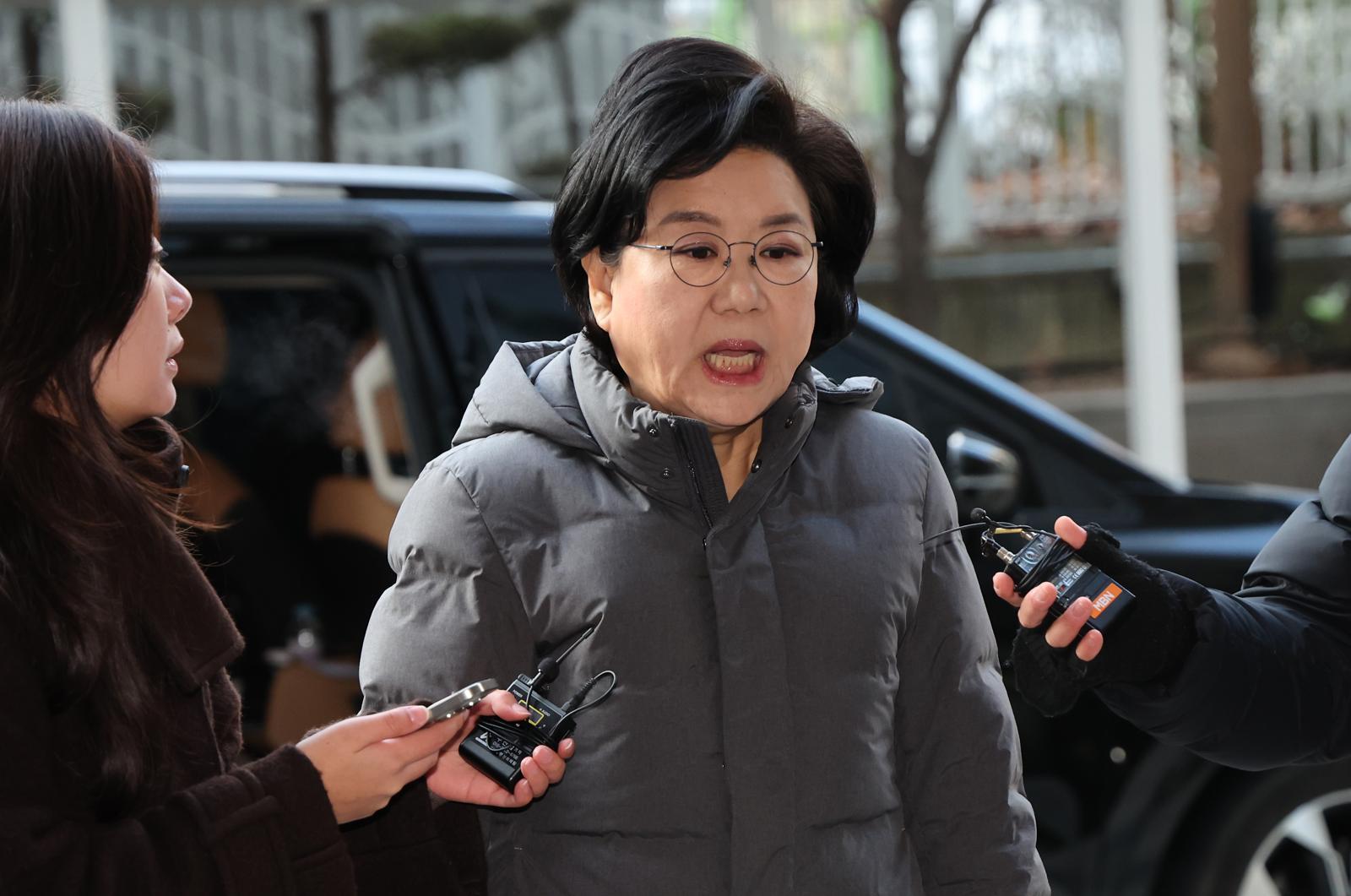 이혜훈 초대 기획예산처 장관 후보자가 9일 오전 서울 중구 예금보험공사에 마련된 인사청문회 준비 사무실로 출근하며 취재진의 질문에 답하고 있다. 뉴스1