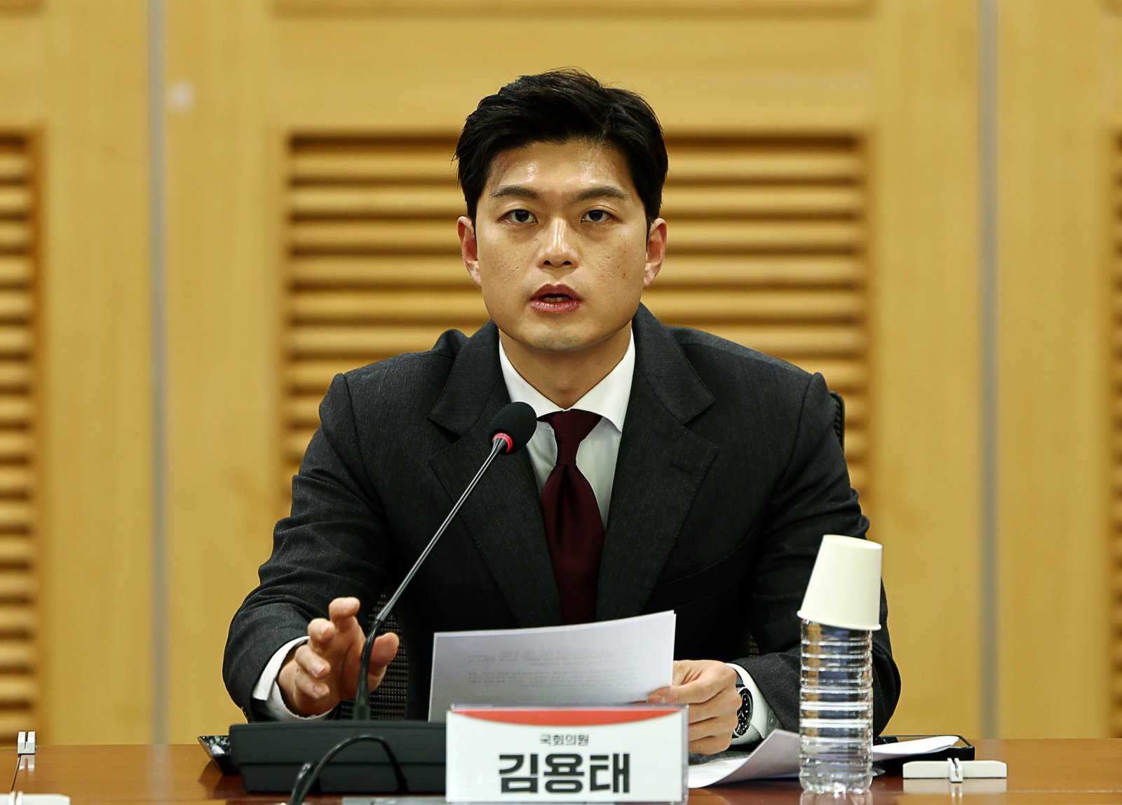 김용태 국민의힘 의원이 11일 오전 서울 여의도 국회 의원회관에서 열린 교사 정치기본권 긴급토론회에서 발언하고 있다. 2025.12.11. [서울=뉴시스]