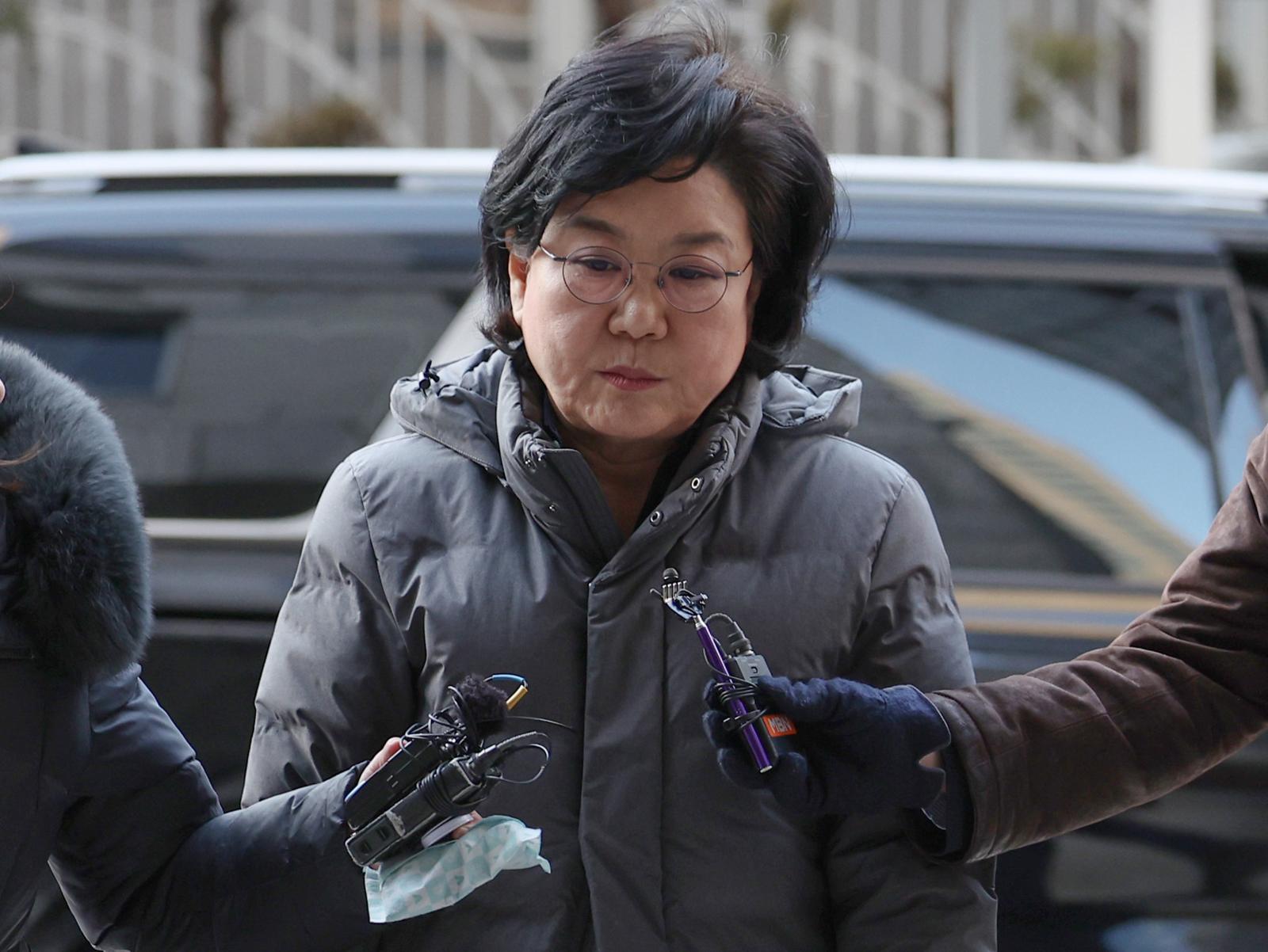 이혜훈 기획예산처 장관 후보자가 8일 서울 중구 예금보험공사에 마련된 청문회 준비 사무실로 출근하던 중 취재진의 질문을 받고 있다. 뉴시스