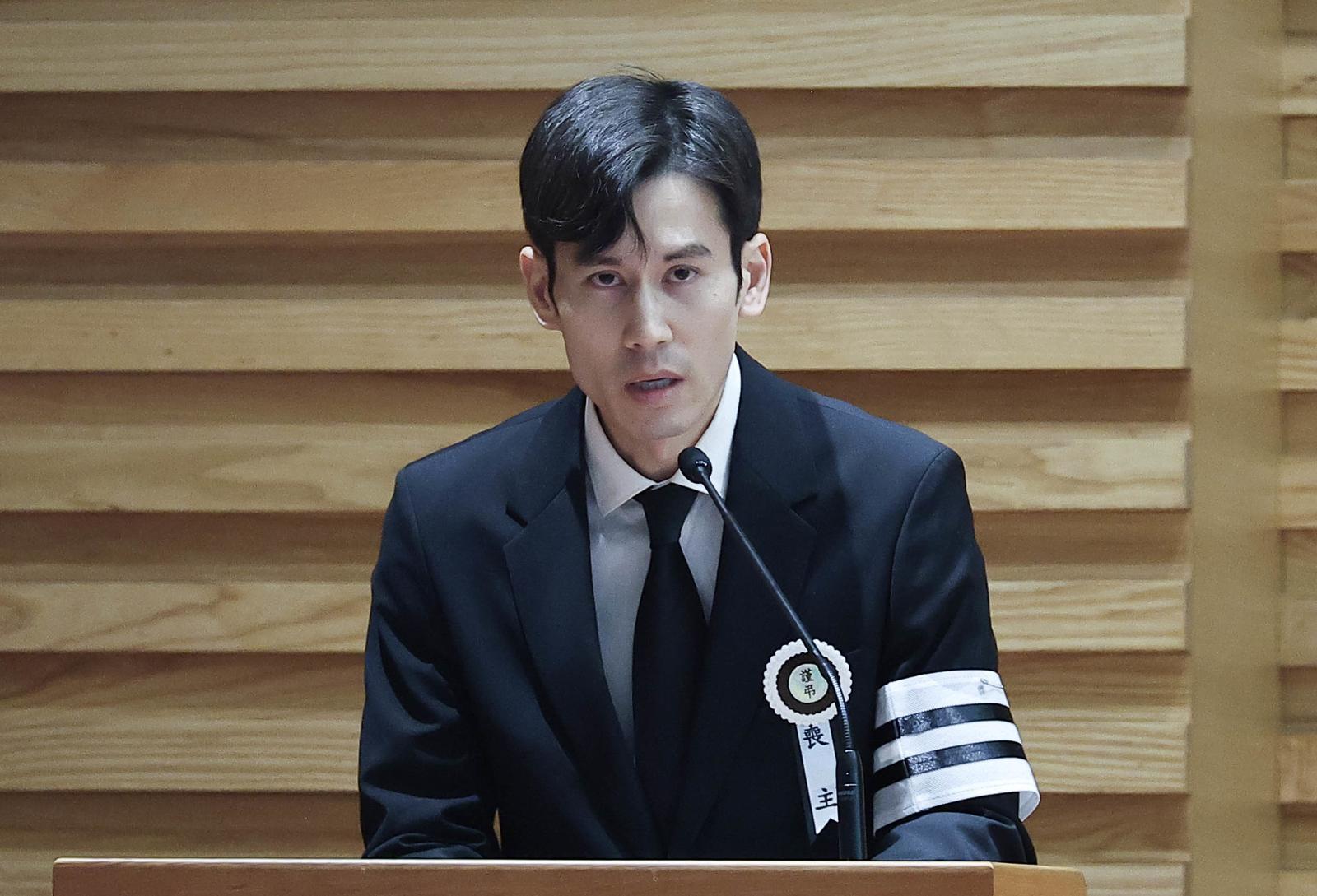 故 안성기의 장남 안다빈 작가가 9일 서울 중구 명동성당에서 진행된 故 안성기의 영결식에서 인사말을 하고 있다. 사진공동취재