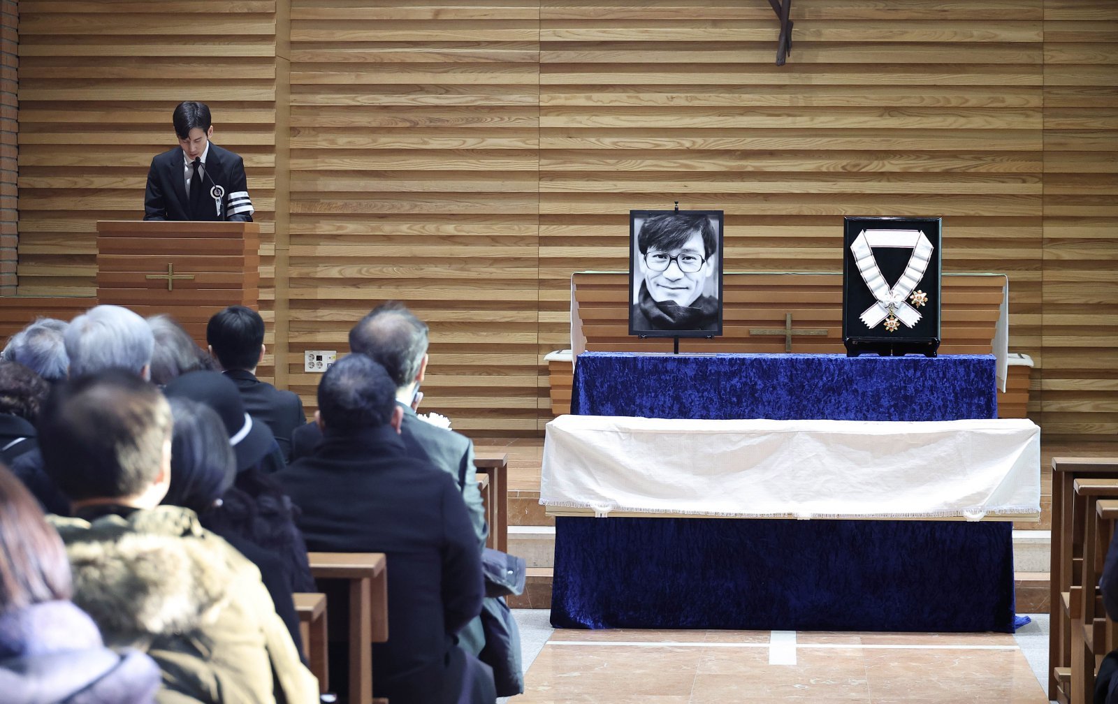 9일 오전 서울 중구 명동성당에서 열린 故 안성기 영결식에서 안성기 아들 안다빈 씨가 인사말을 하고 있다. 사진공동취재