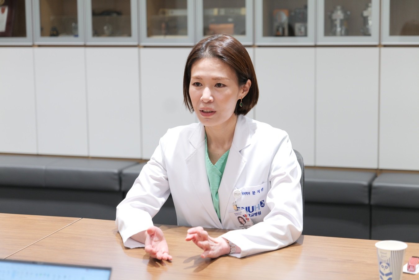 문지연 서울대병원 마취통증의학과 교수는 “대상포진의 극초기 증세(전구 증세)는 양상이 다양해 곧바로 알아차리기 어렵다. 다른 질환으로 오인해 치료 시기를 놓치지 않도록 관련 증세를 미리 알아둘 필요가 있다”라고 말했다. 서울대병원 제공