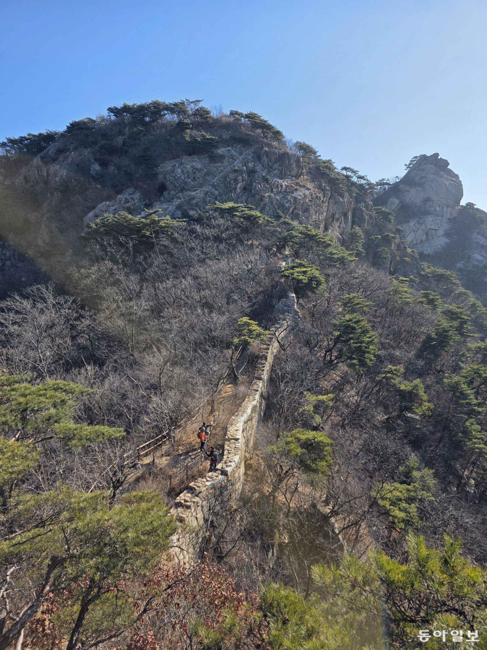 나한봉에서 바라본 북한산성.