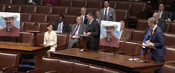 미 하원 본회의장에 울린 한국어 인사…“김영옥 누나, 수고하세요”