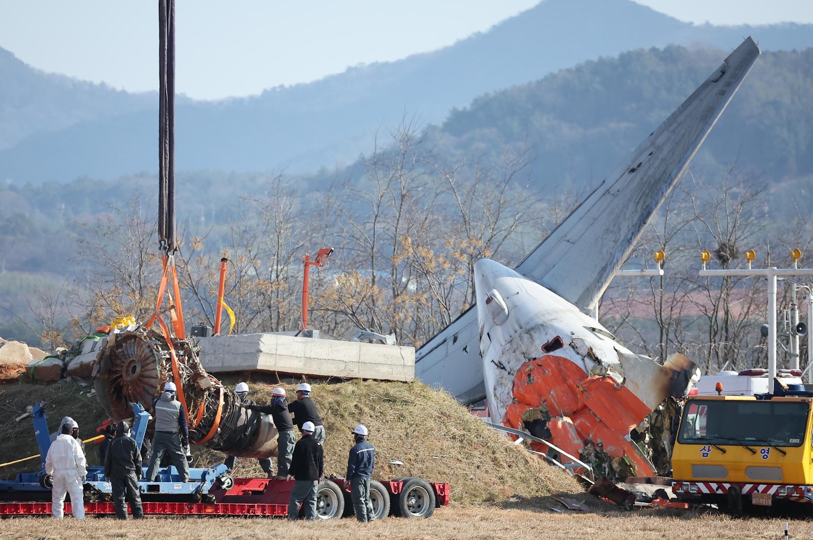 무안공항 제주항공 참사, 콘크리트 둔덕 없었으면 ‘전원 생존’
