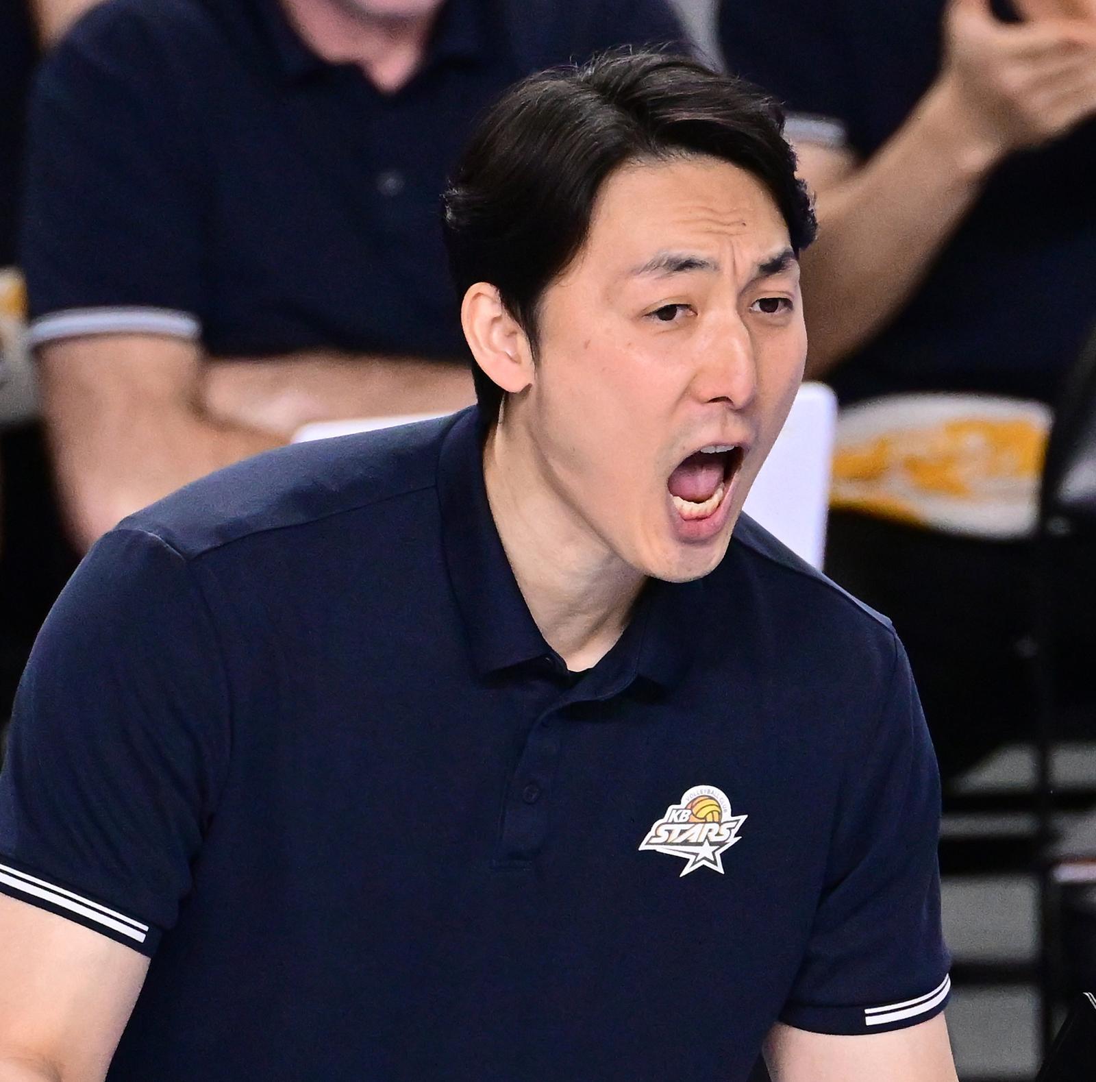 KB손해보험 하현용 감독대행.