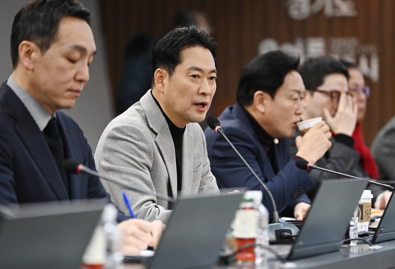 장동혁 국민의힘 대표가 9일 경기 용인시 처인구 SK하이닉스 용인 반도체 클러스터 조성사업 현장을 방문해 발언하고 있다. 2026.01.09 [용인=뉴시스]