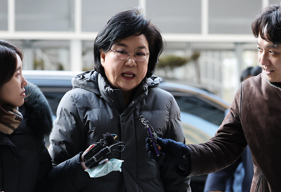 이혜훈 초대 기획예산처 장관 후보자가 8일 오전 서울 중구 예금보험공사에 마련된 인사청문회 준비 사무실로 출근하며 취재진의 질문에 답하고 있다. 2026.1.8/뉴스1