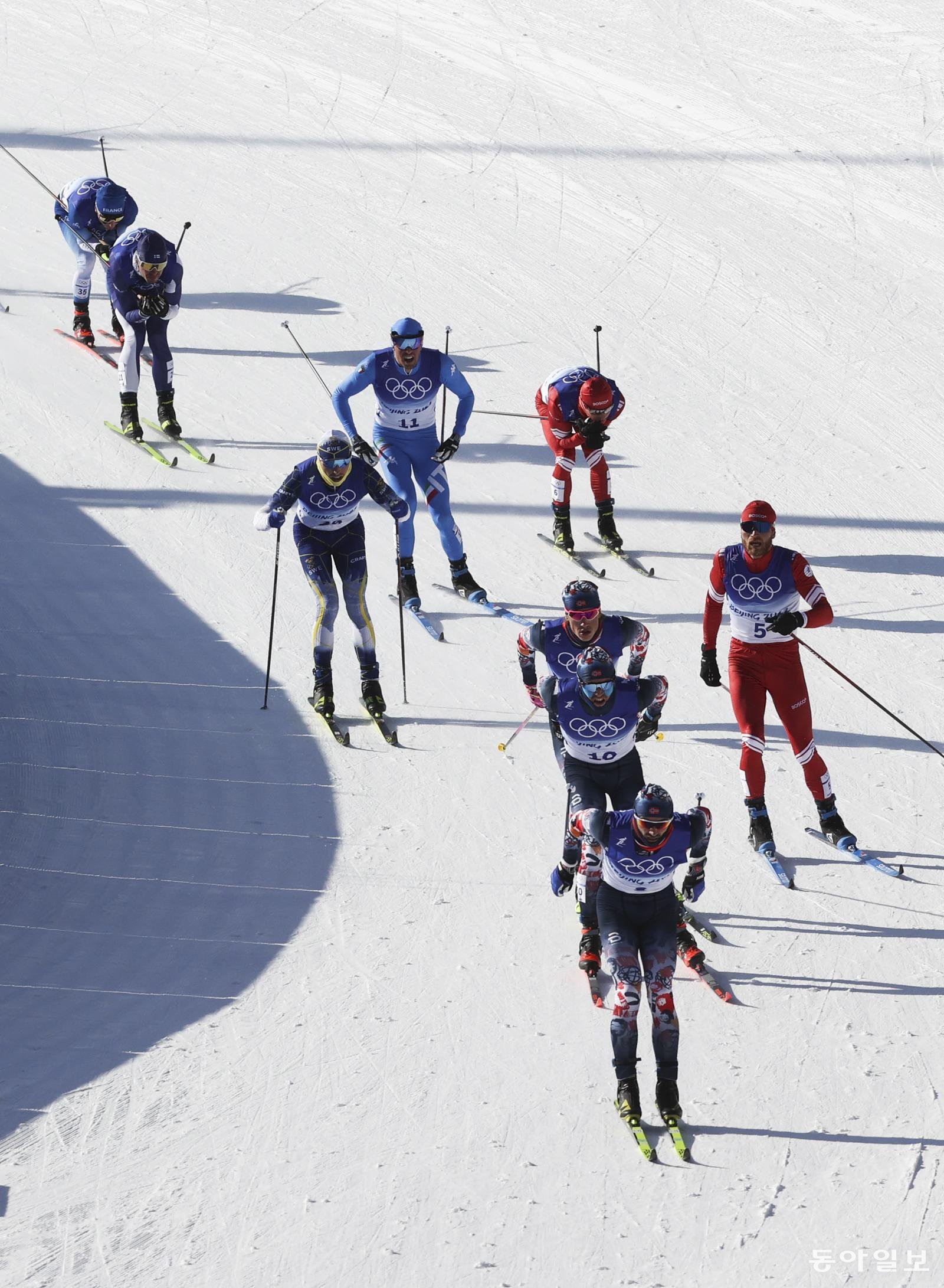 2022 베이징 겨울올림픽 크로스컨트리 경기 모습. 베이징 겨울올림픽은 인공설로 경기를 치렀다. 동아일보DB