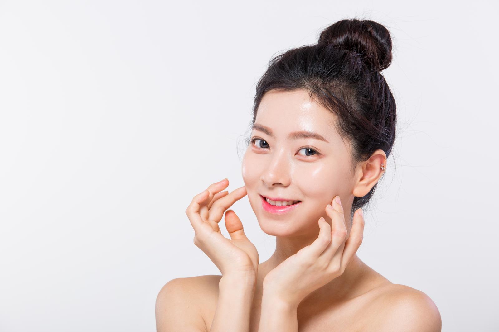 젊어 보이는 사람들에게는 공통된 생활 습관이 있다. 수면, 운동, 식습관, 스트레스 관리가 노화 속도를 좌우한다는 전문가 분석을 정리했다. 게티이미지뱅크