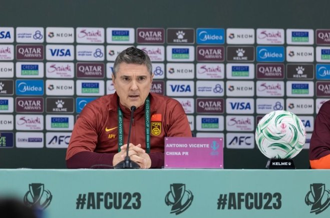 중국 23세 이하 축구대표팀을 이끌고 있는 스페인 출신의 안토니오 푸체 감독. 사진 출처 AFC 홈페이지