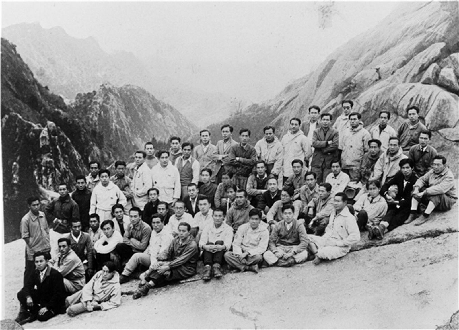 1940년 11월 3일 조선인 등반가 50여 명이 북한산 인수봉에 올랐다. 일제강점기 조선인들의 ‘정신적 탈출구’였던 등산은 오늘날 많은 이들의 여가 활동이 됐다. 한국산악회 제공