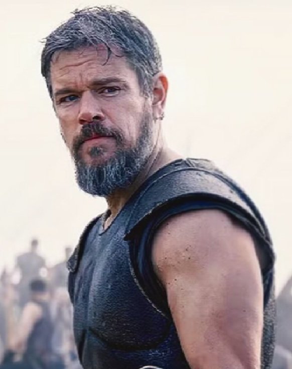 영화 오디세이에서 그리스 전사로 분한 맷 데이먼은 혹독한 운동과 글루텐 프리 식단으로 약 10kg을 감량했다고 밝혔다. 공식 인스타그램 캡처.