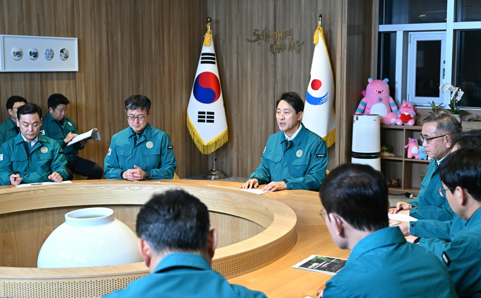 오세훈 서울시장이 ‘시내버스 파업 관련 긴급 대책회의’에서 모두발언 하고 있다. 서울시 제공
