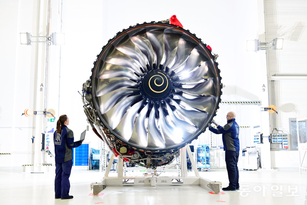 민항기용 엔진을 제조할 수 있는 건 사실상 전 세계에 GE와 롤스로이스, 프랫앤휘트니, 이 세 기업뿐이다. 롤스로이스 제공