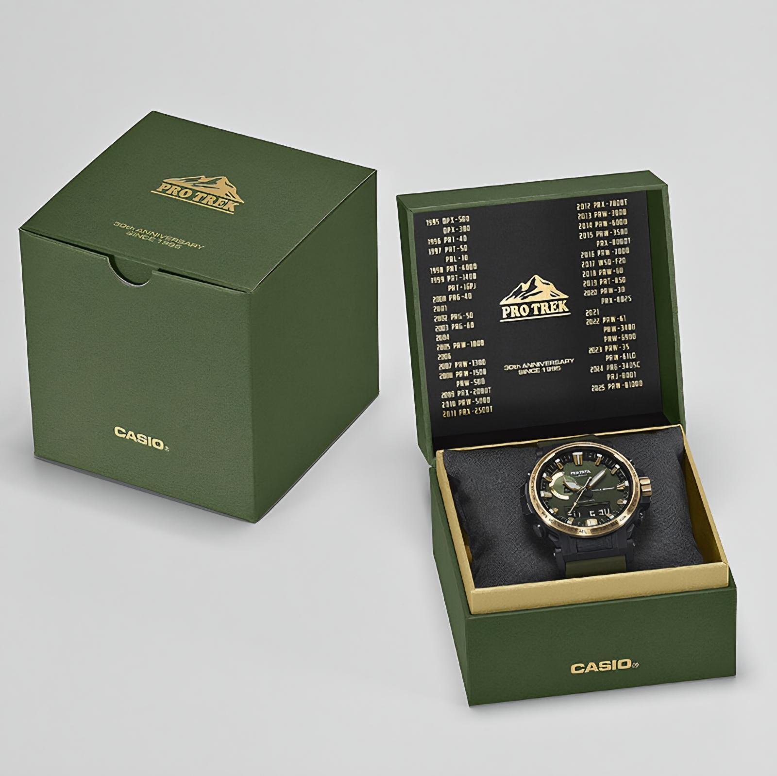 다카이치 총리가 이 대통령에게 선물한 태양광 충전과 방위 측정 기능이 있는 일본산 손목시계. 청와대 제공