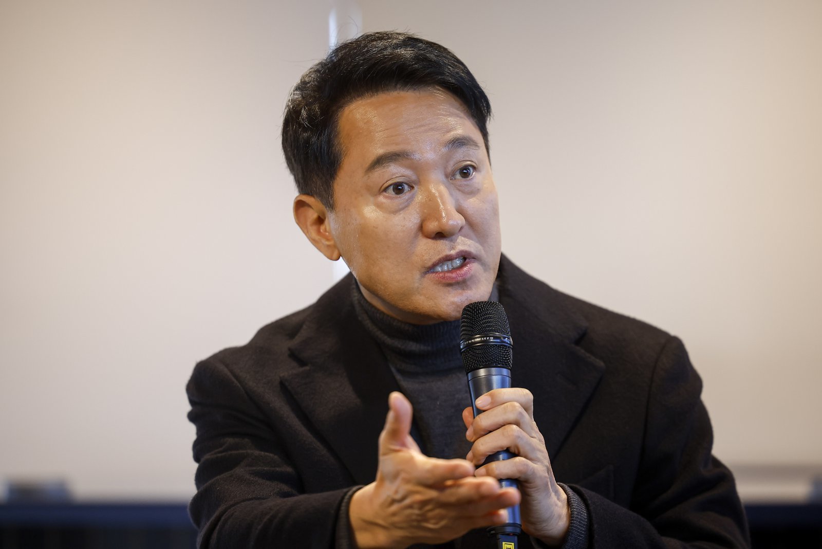 오세훈 서울시장이 8일 서울 마포구 기업형 민간임대주택인 맹그로브 신촌을 찾아 현장점검을 마친 뒤 열린 간담회에서 발언하고 있다. 2026.01.08 뉴시스