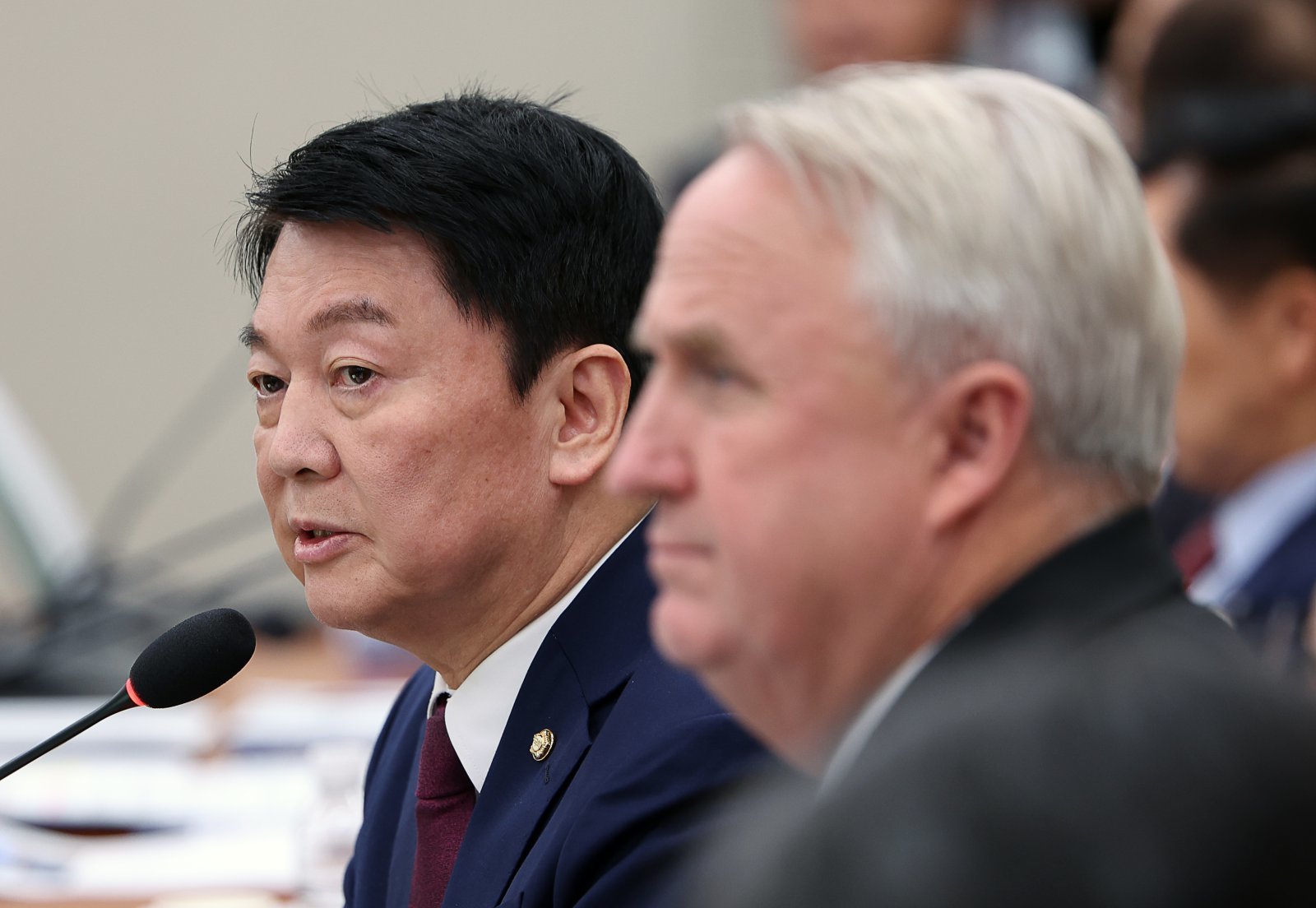 안철수 국민의힘 의원이 28일 서울 여의도 국회 외교통일위원회에서 열린 외교부-통일부 등에 대한 국정감사에서 조현 외교부 장관에게 질의하고 있다. 2025.10.28 뉴시스