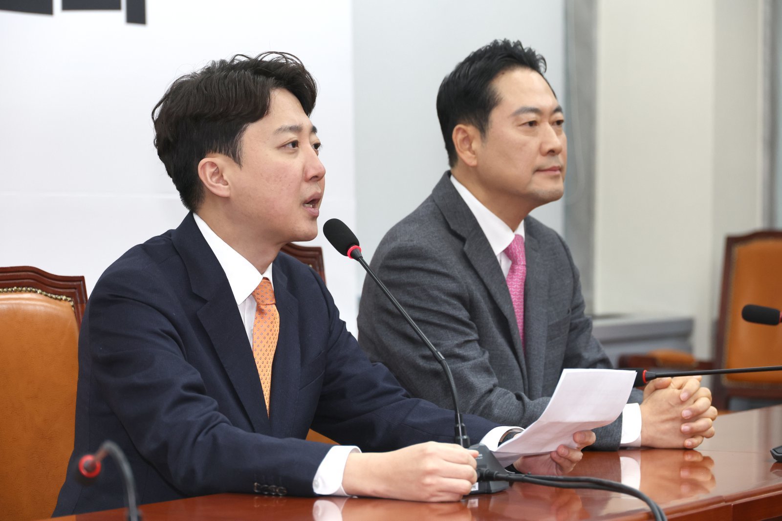 이준석 개혁신당 대표가 13일 오전 서울 여의도 국회에서 열린 장동혁 국민의힘 대표와의 ‘공천헌금·통일교 특검 연대’ 회동에서 발언을 하고 있다. 2026.01.13 뉴시스