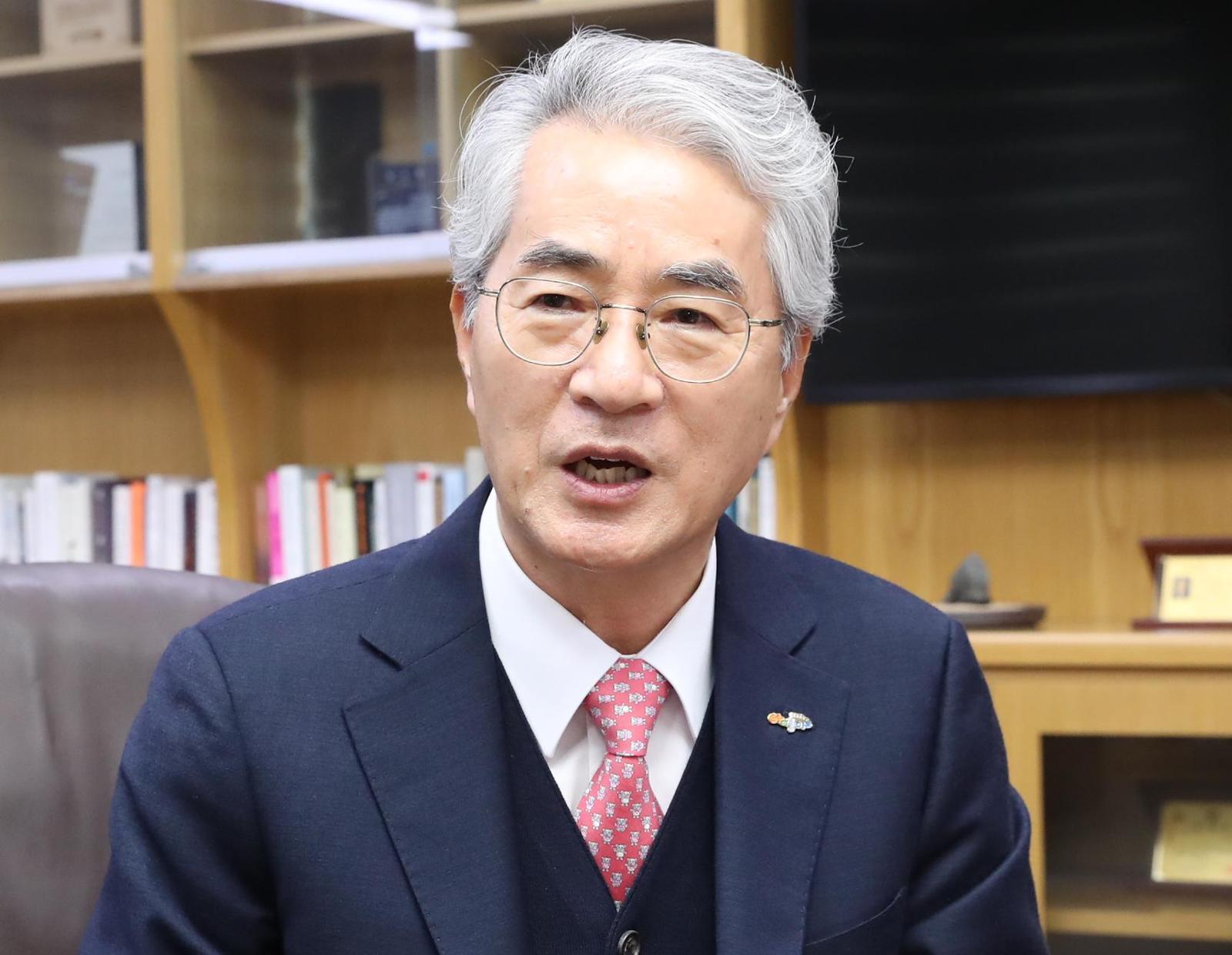 [초대석]“임기 끝까지 학교-지역 협치 복원 노력”