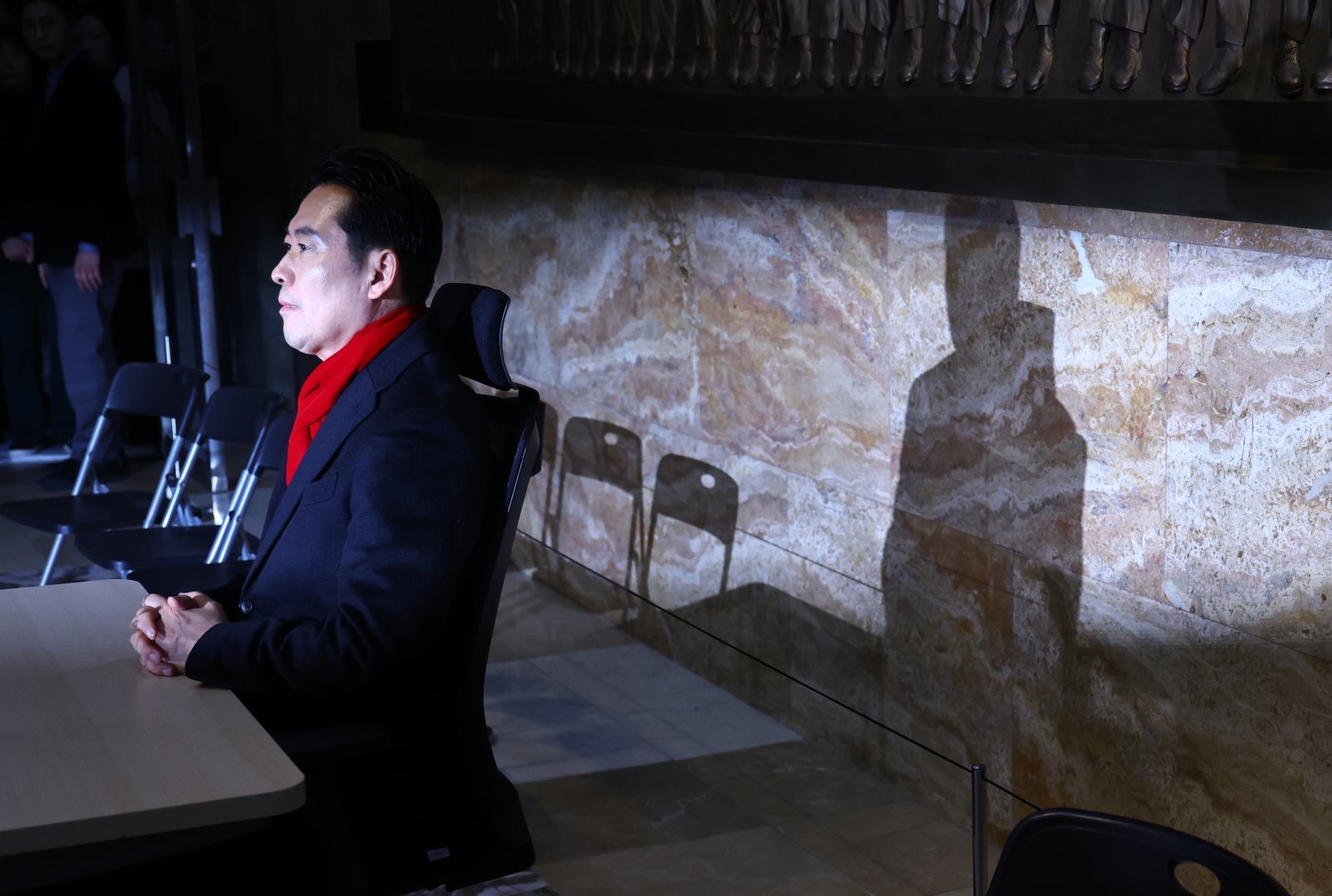 장동혁 국민의힘 대표가 15일 오후 서울 여의도 국회에서 ‘민주당의 공천 뇌물·통일교 게이트 특검 수용’을 촉구하며 단식농성하고 있다. 2026.01.15. [서울=뉴시스]