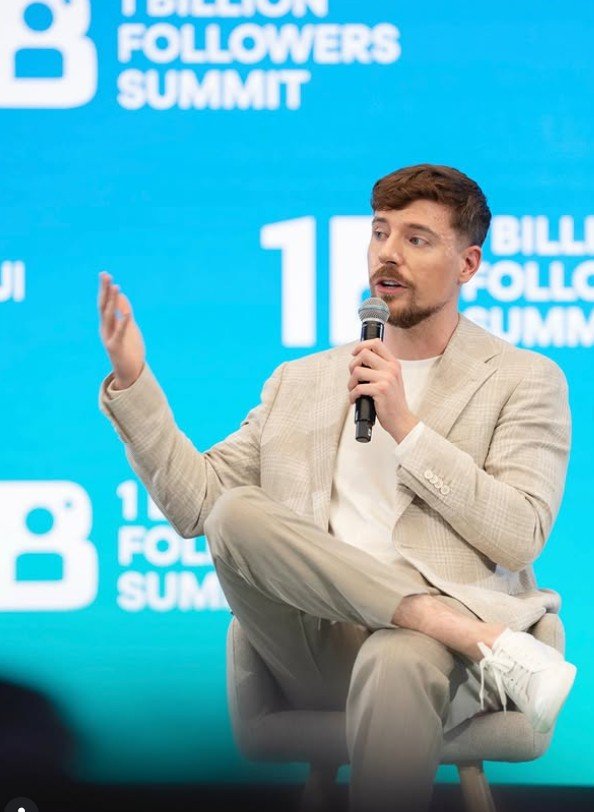 세계 1위 유튜버, “햄버거 살 돈도 없어”…미스터비스트 발언 논란