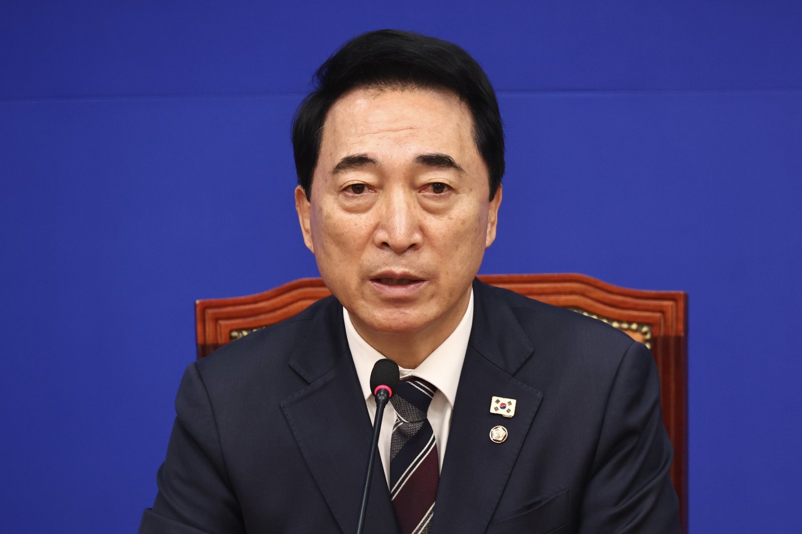 박수현 더불어민주당 수석대변인이 11일 오전 서울 여의도 국회에서 기자간담회를 열고 답변하고 있다. 2026.01.11. 뉴시스