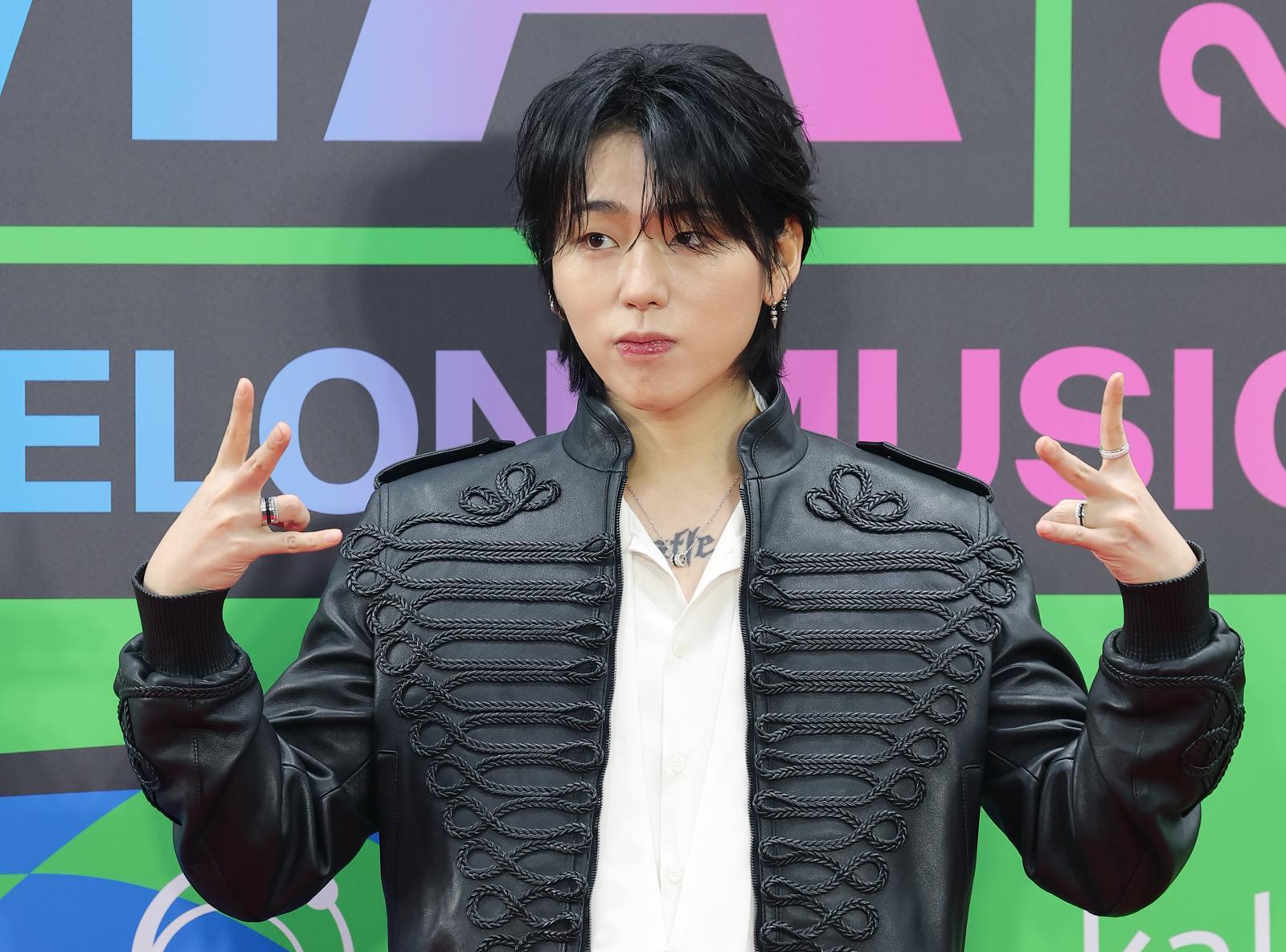 가수 지코가 20일 서울 구로구 고척스카이돔에서 열린 ‘2025 멜론뮤직어워드(MMA2025)’ 레드카펫 행사에 참석해 포즈를 하고 있다. 2025.12.20 뉴스1