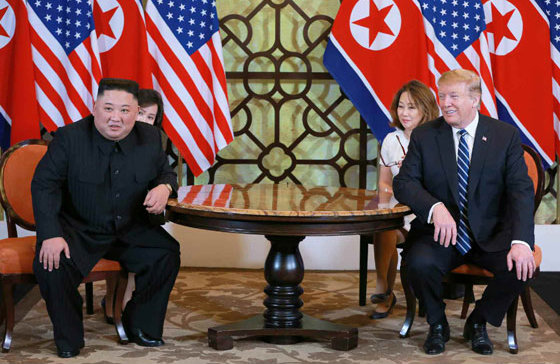 김정은 북한 국무위원장과 도널드 트럼프 미국 대통령이 2019년 2월 28일 베트남 하노이 메트로폴 호텔에서 단독회담, 확대회담을 했다고 노동신문이 1일 보도했다. 노동신문 2019.3.1 뉴스1