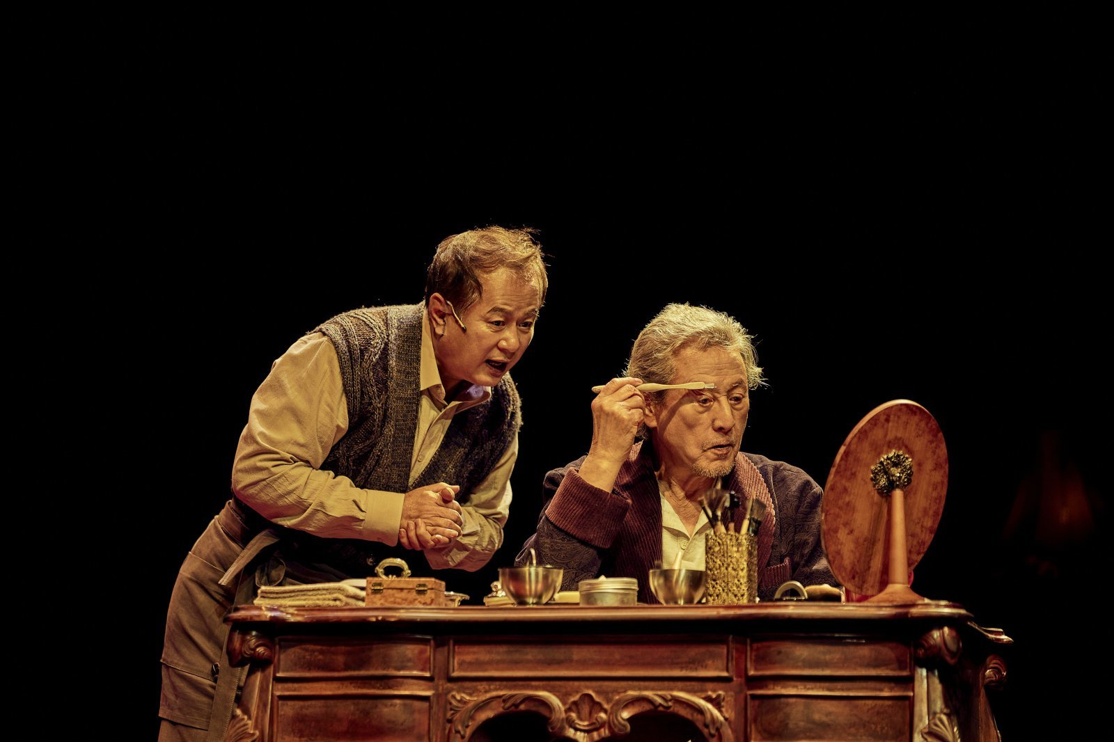 박근형(오른쪽), 송승환. 나인스토리 제공