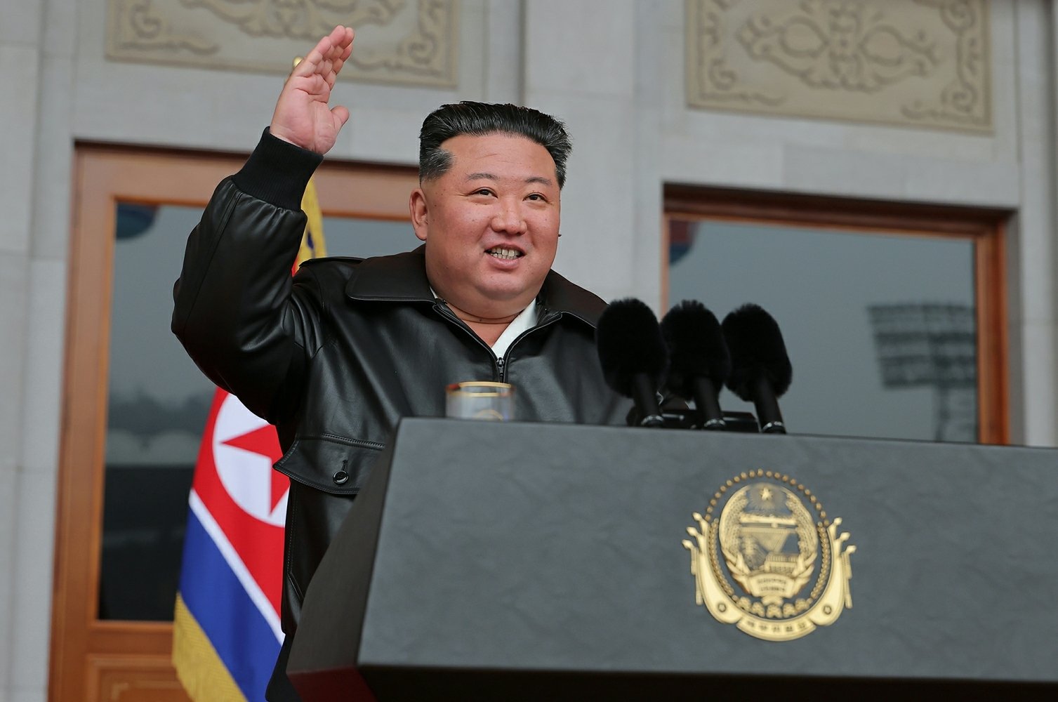 북한 노동당 기관지 노동신문은 17일 “사회주의애국청년동맹창립 80돌 기념대회가 16일 수도 평양의 김일성경기장에서 성대히 진행됐다＂면서 ＂김정은동지께서 기념행사에 참석하시었다＂라고 보도했다. 평양 노동신문=뉴스1