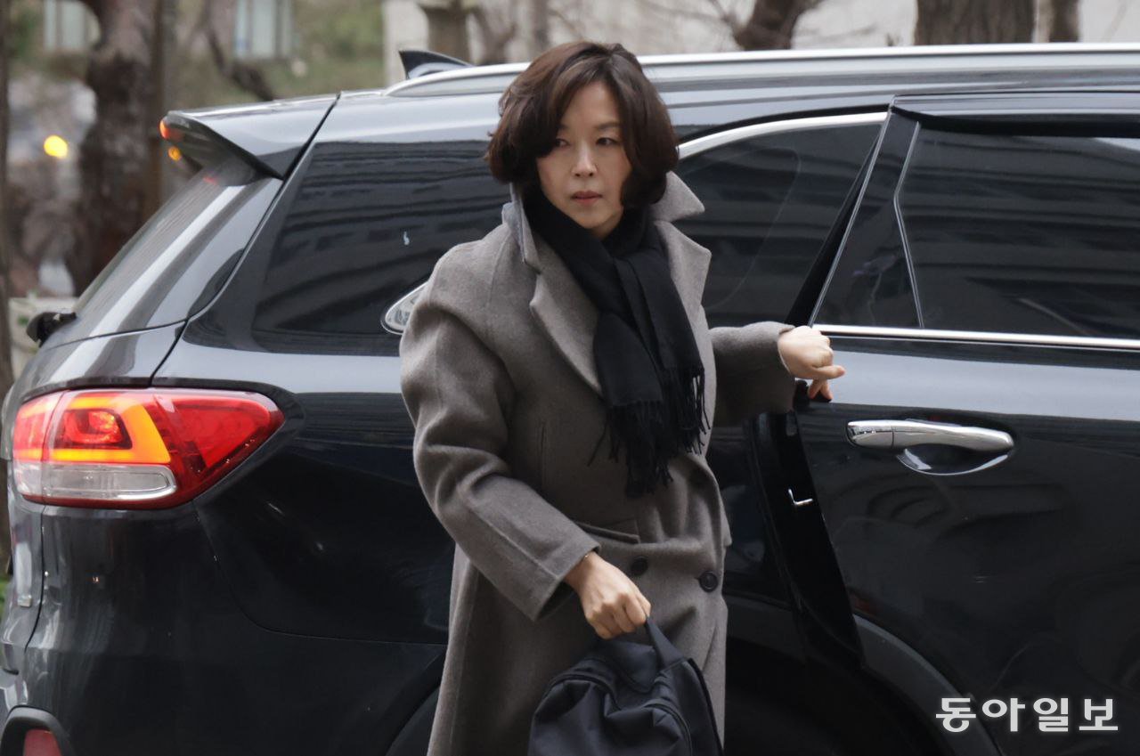 [속보]경찰 출석 김경 “추측성 보도 난무…결과 지켜봐달라”