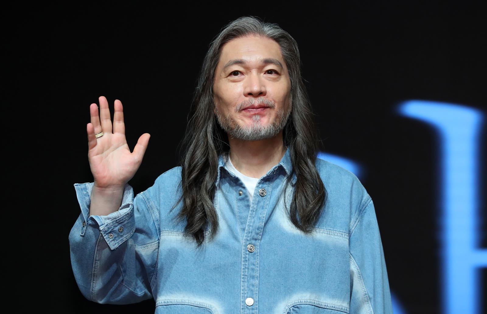 가수 임재범이 지난해 9월 17일 오후 서울 강남구 일지아트홀에서 열린 40주년 기념 전국투어 및 8집 선공개 기자간담회에서 포즈를 취하고 있다. 2025.09.17 서울=뉴시스