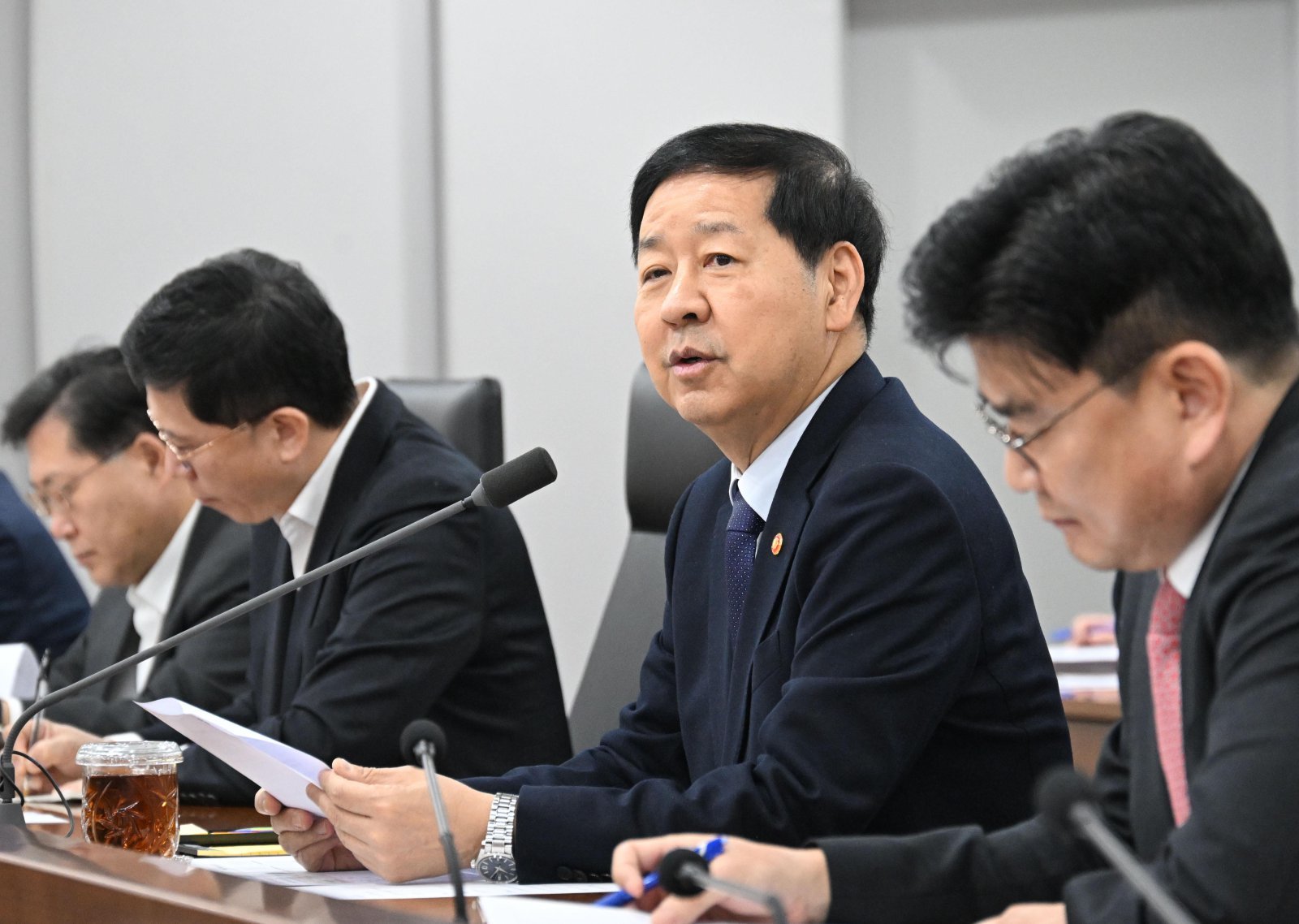 구윤철 부총리 겸 재정경제부 장관이 19일 세종시 정부세종청사에서 재정경제부 확대간부회의를 주재하고 있다. (사진=재정경제부 제공)