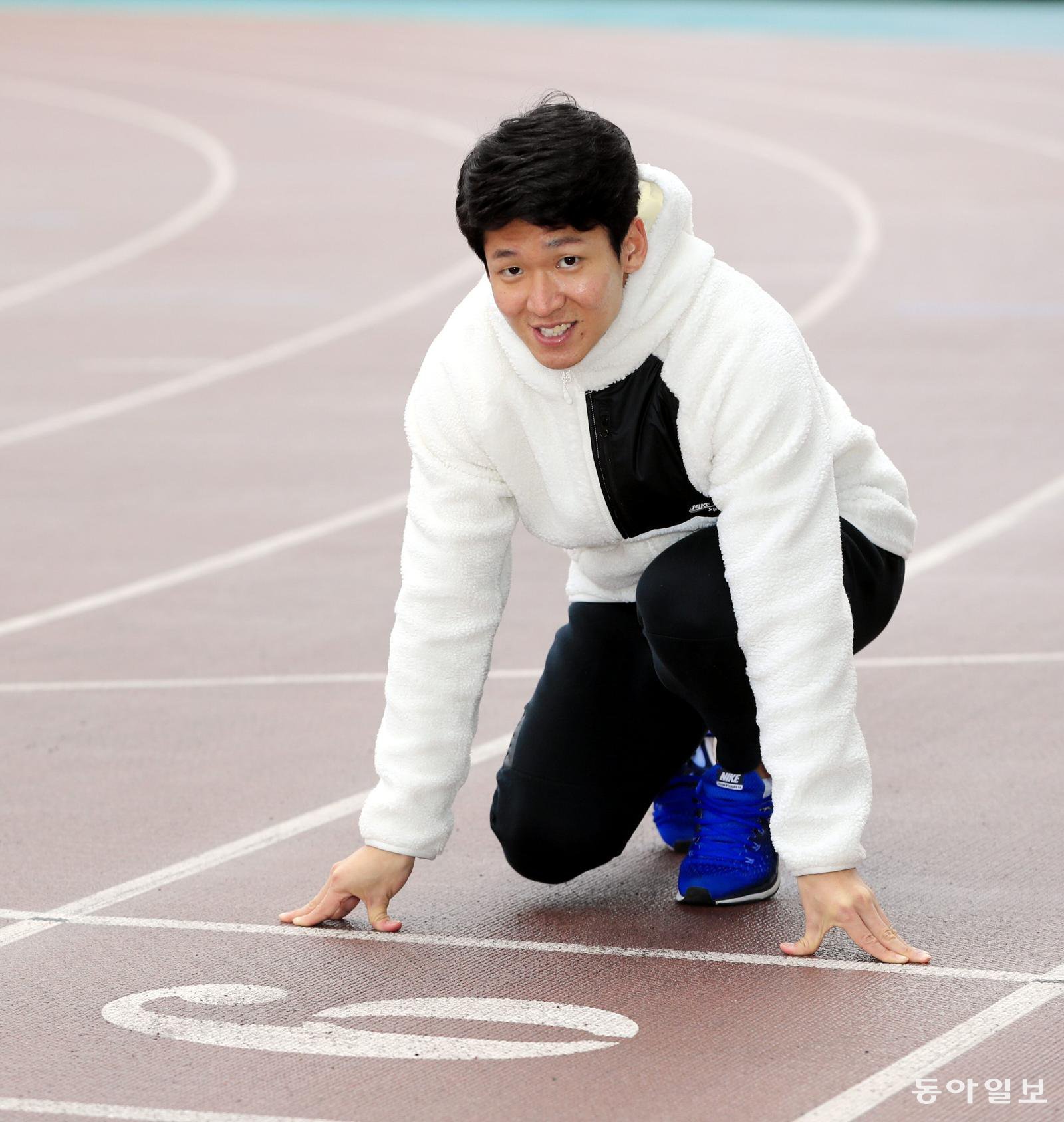 한국을 대표하는 스프린터였던 김국영이 스타트 자세를 취하고 있다. 동아일보DB