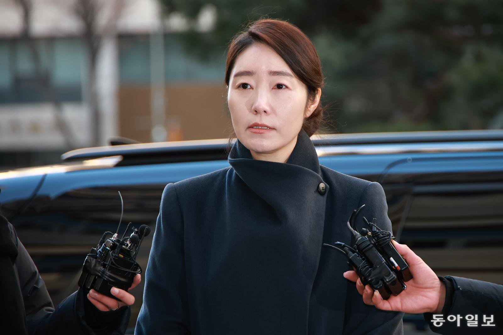 2022년 지방선거를 앞두고 전 사무국장 남모씨를 통해 김경 서울시의원이 공천 대가로 건넨 1억원을 수수한 혐의를 받는 무소속 강선우 의원이 20일 서울 마포구 서울경찰청 공공범죄수사대로 출석하며 취재진 질문에 답하고 있다. 송은석 기자 silverstone@donga.com