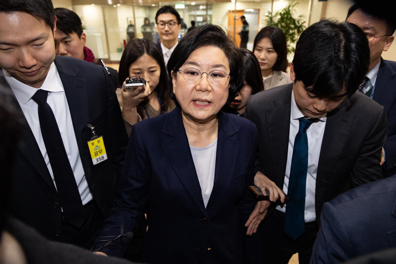 이혜훈 기획예산처 장관 후보자가 19일 서울 여의도 국회에서 인사청문회 개회를 기다리며 본청 내부를 이동하고 있다. 뉴스1