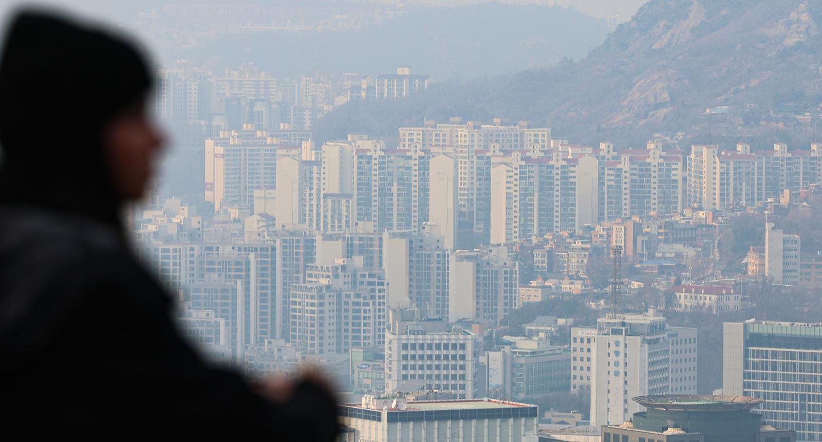 28일 서울 남산에서 바라본 아파트 단지 모습. 2025.12.28. 서울=뉴시스