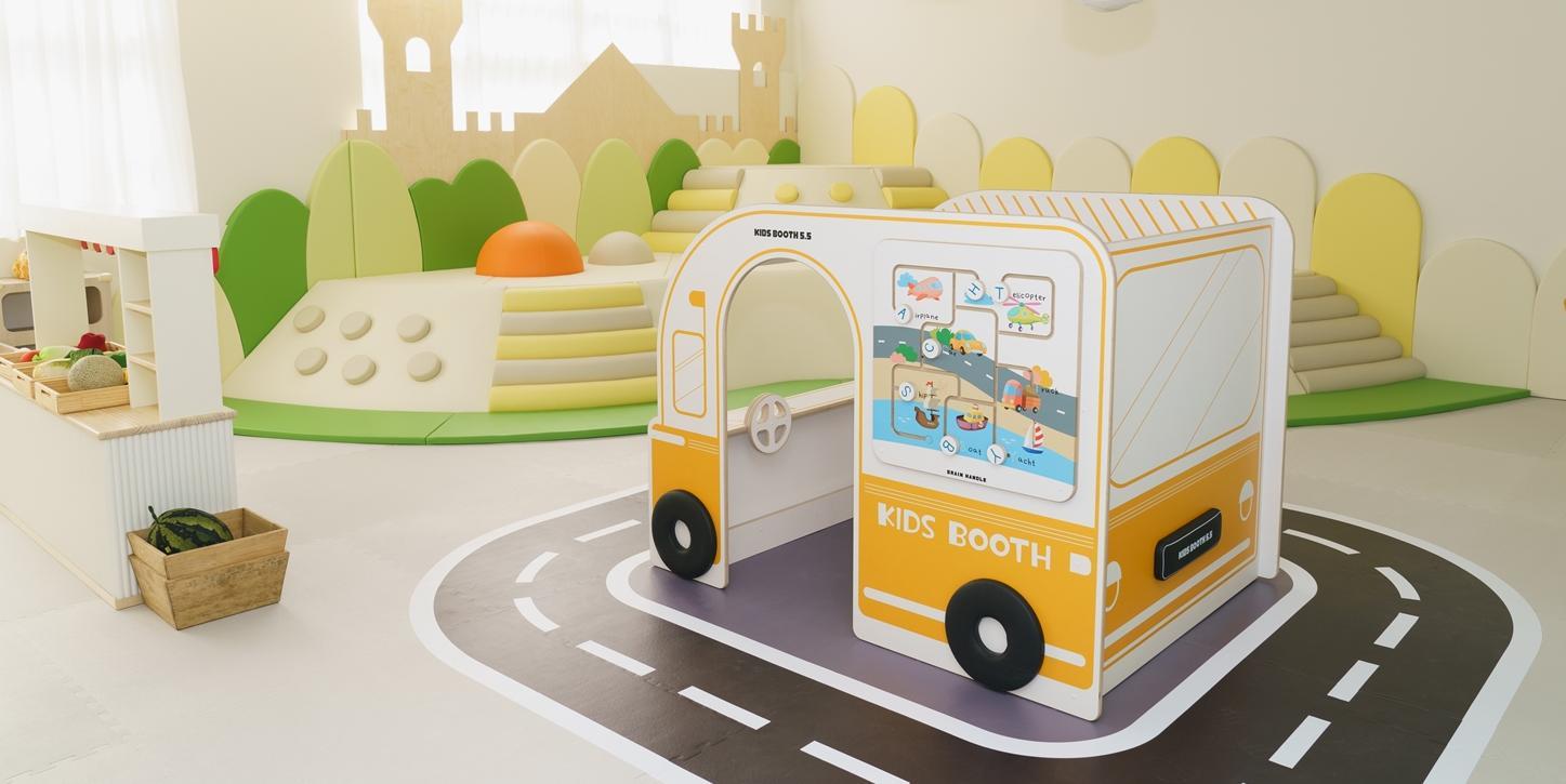 전남 여수시 화양면 나진초등학교 용창분교에 개소한 ‘mom 편한 놀이터’ 27호점 전경.