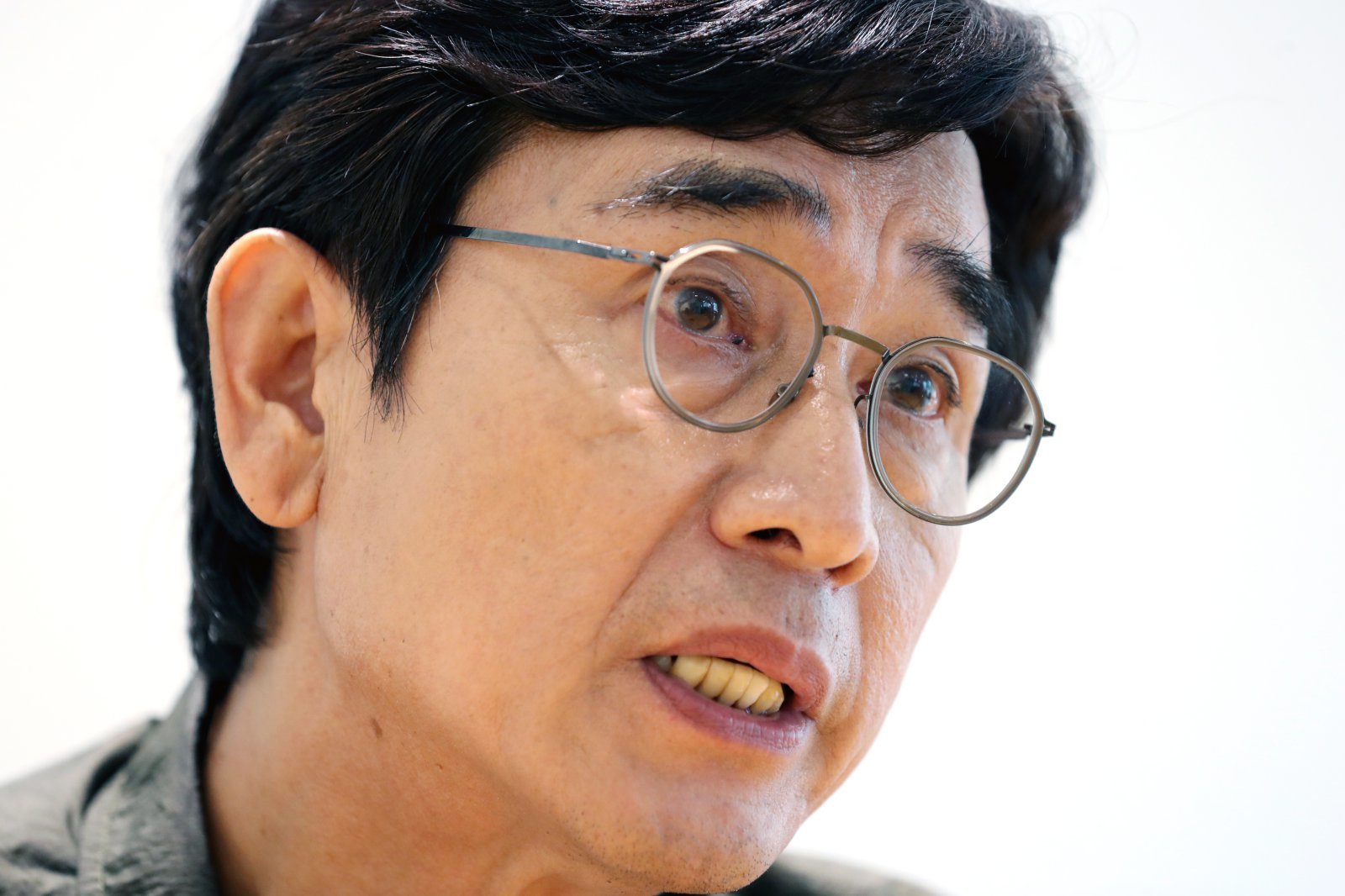 유시민(전 노무현재단 이사장) 작가가 4일 경기 파주시 돌베개 출판사 카페에서 뉴시스와 인터뷰 하고 있다. 유 작가는 3년 만에 신작 ‘유럽도시기행 2’를 출간했다. 2022.07.05. [서울=뉴시스]