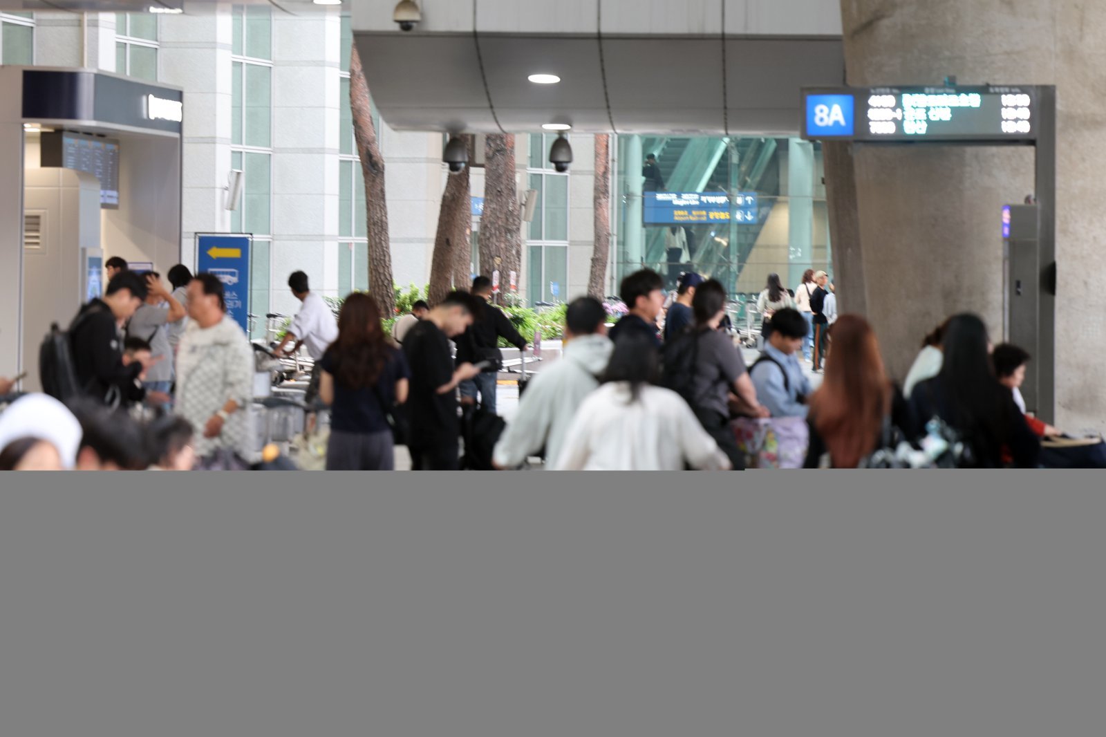 지난해 10월 9일 오후 인천국제공항 입국장 버스정류장./뉴스