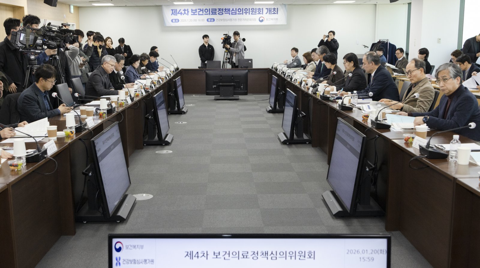 의대 증원, ‘줄이고 또 줄이고’ 많아도 800명대…의료계 눈치보기?