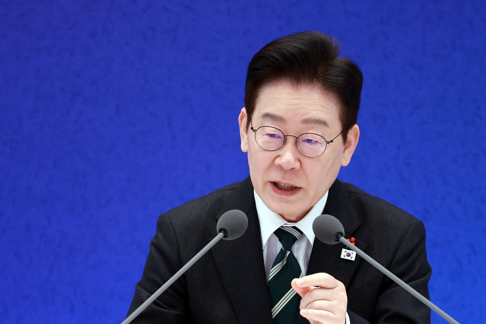 이재명 대통령이 21일 청와대 영빈관에서 열린 2026년 신년 기자회견에서 발언하고 있다. 뉴시스